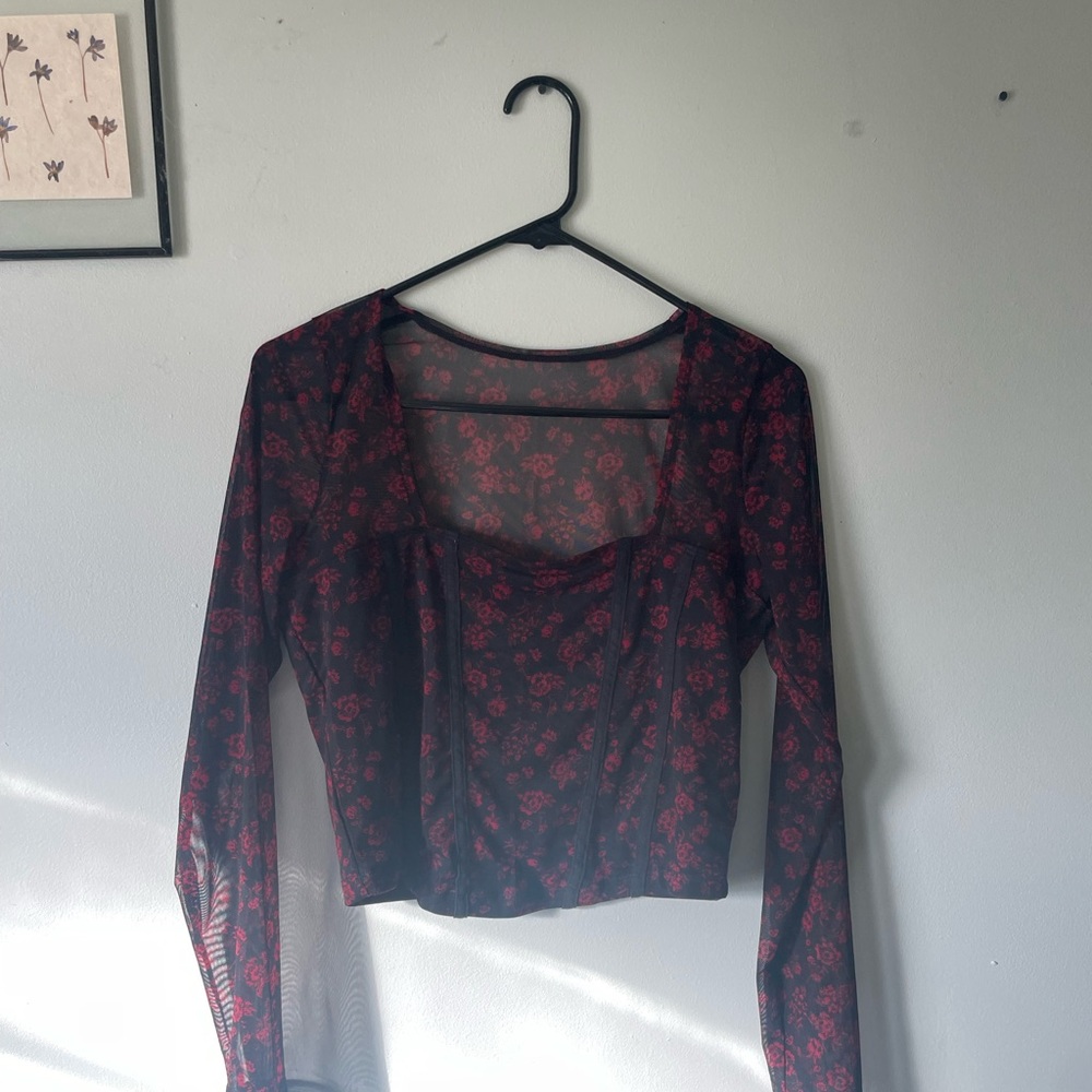 Hollister top
